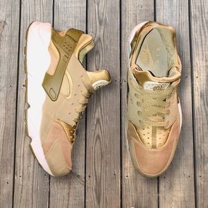 Nike Air Huraches Olive Green Edition